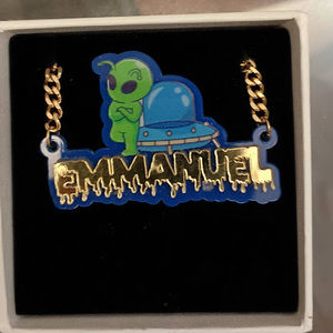 Meet your Posher, Emmanuel